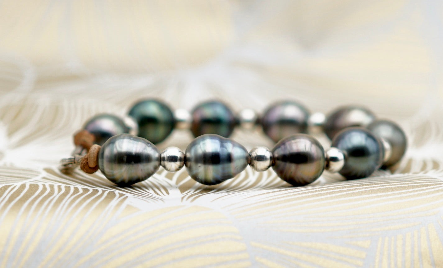 Collection Maupiti splendide bracelet de 10 perles baroque de Tahiti