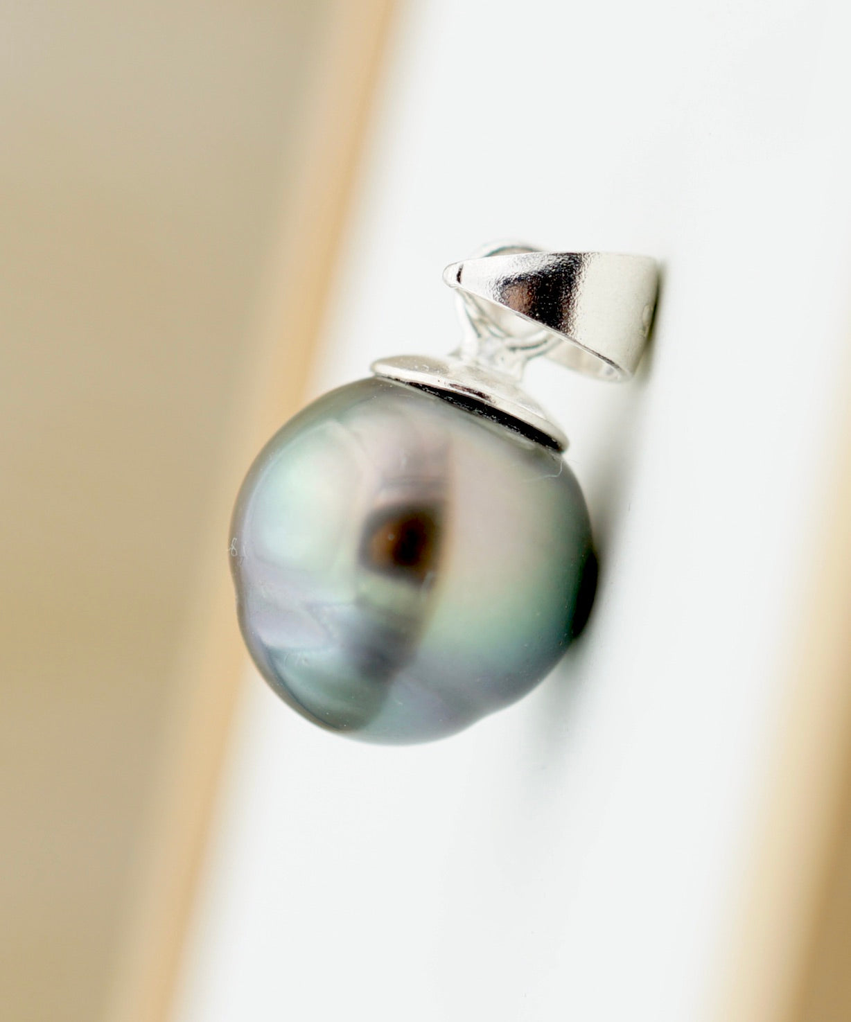 Collection Tamanu perle cerclée de 10.2mm