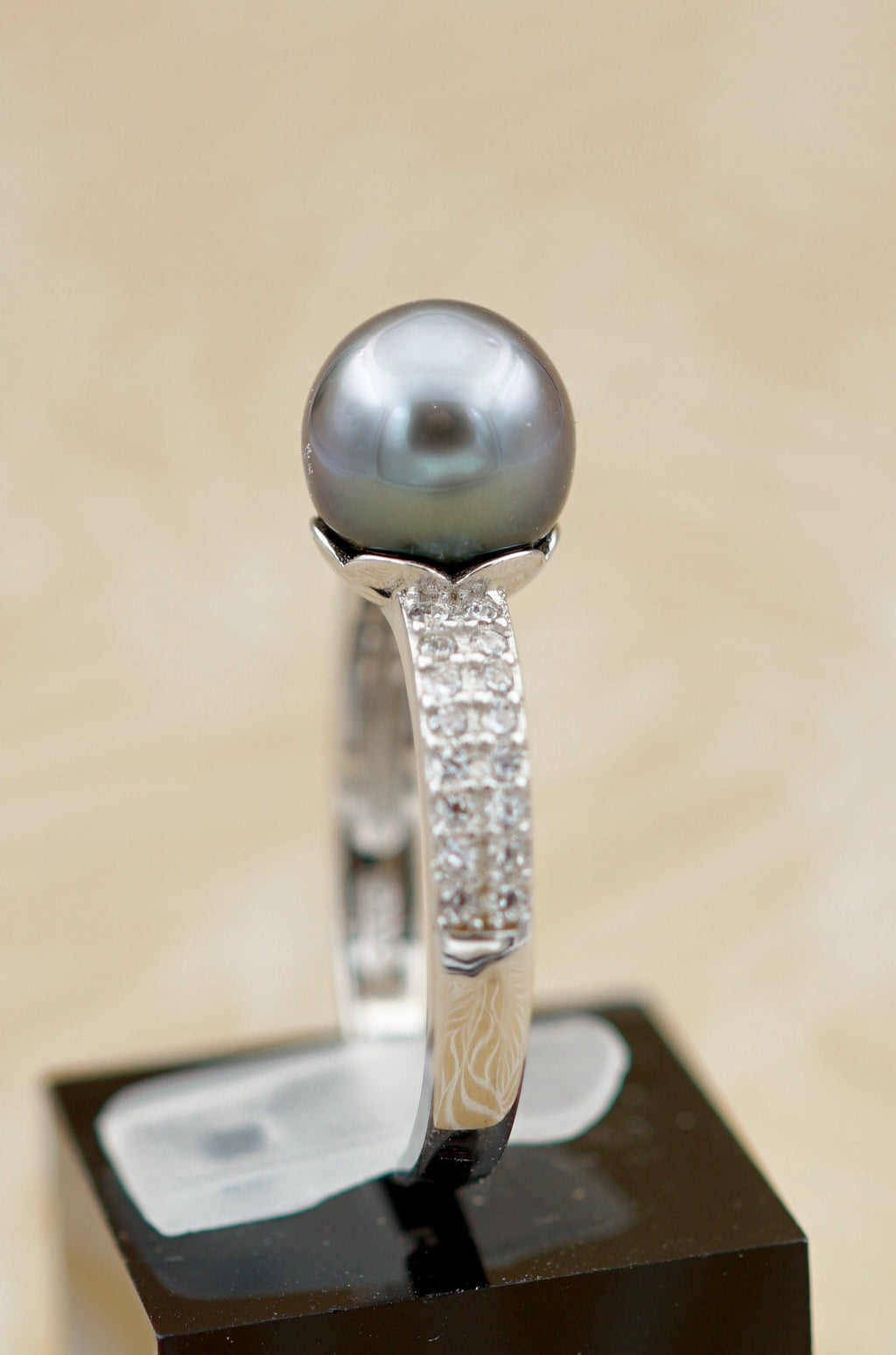 Collection Fakarava perle semi ronde de 8.3mm