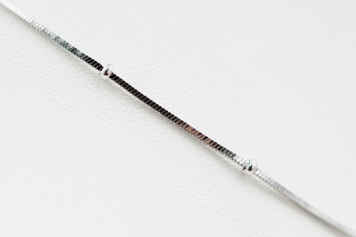 Chaîne perlé maille serpentine carré 0.8mm - Argent 925 rhodié de 40cm