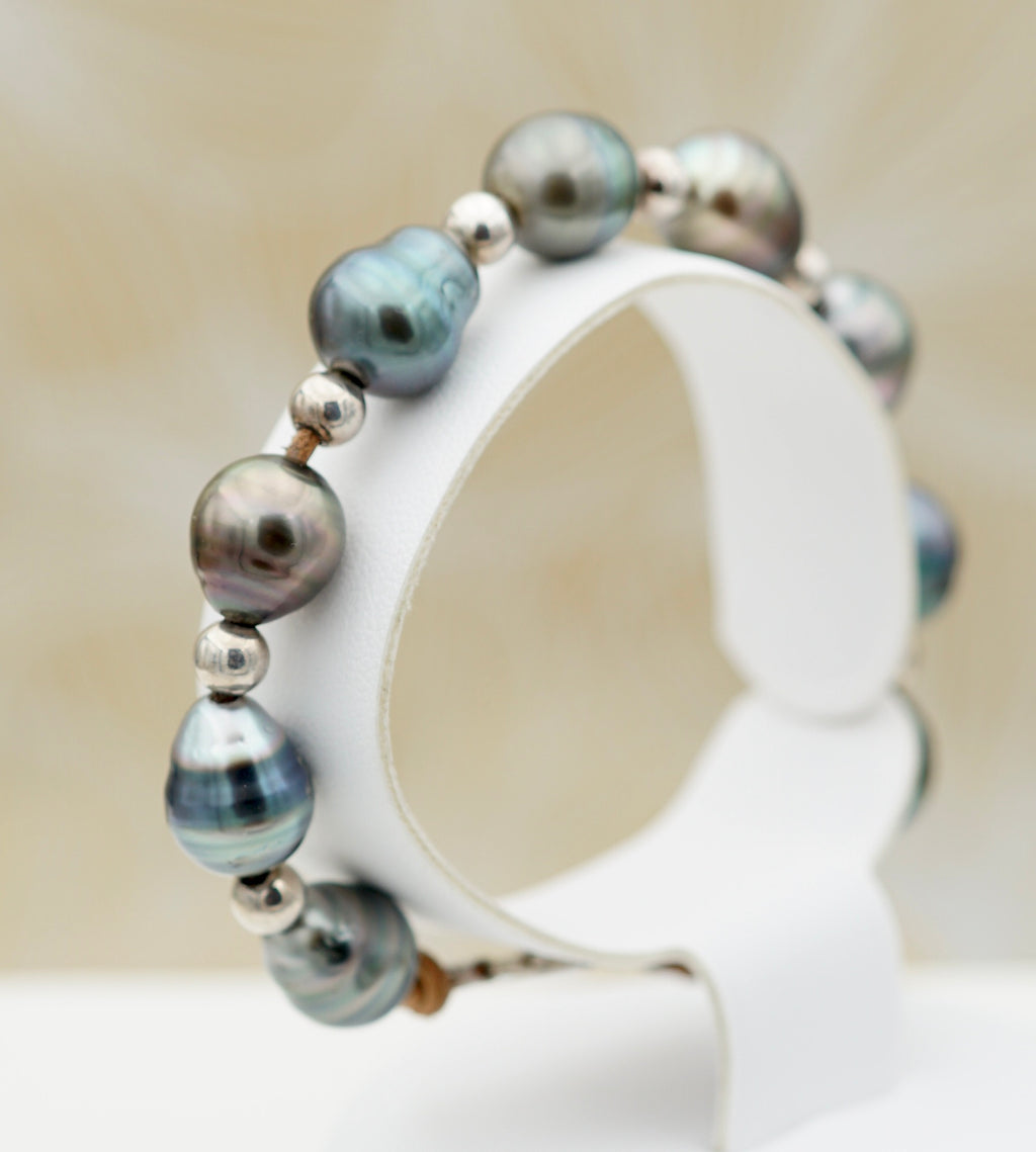 Collection Maupiti splendide bracelet de 10 perles baroque de Tahiti