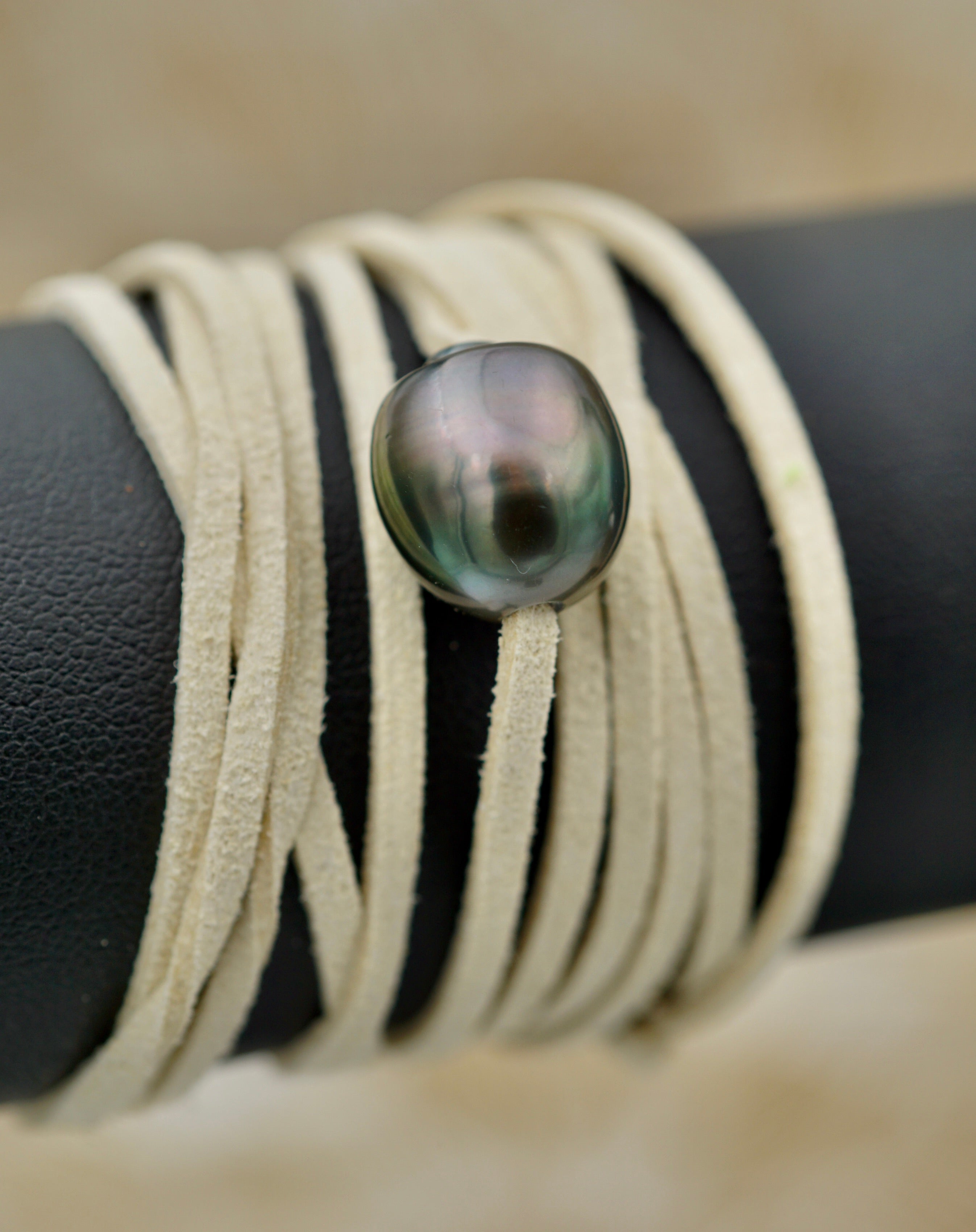 Collection Uru perle baroque de 12.8mm
