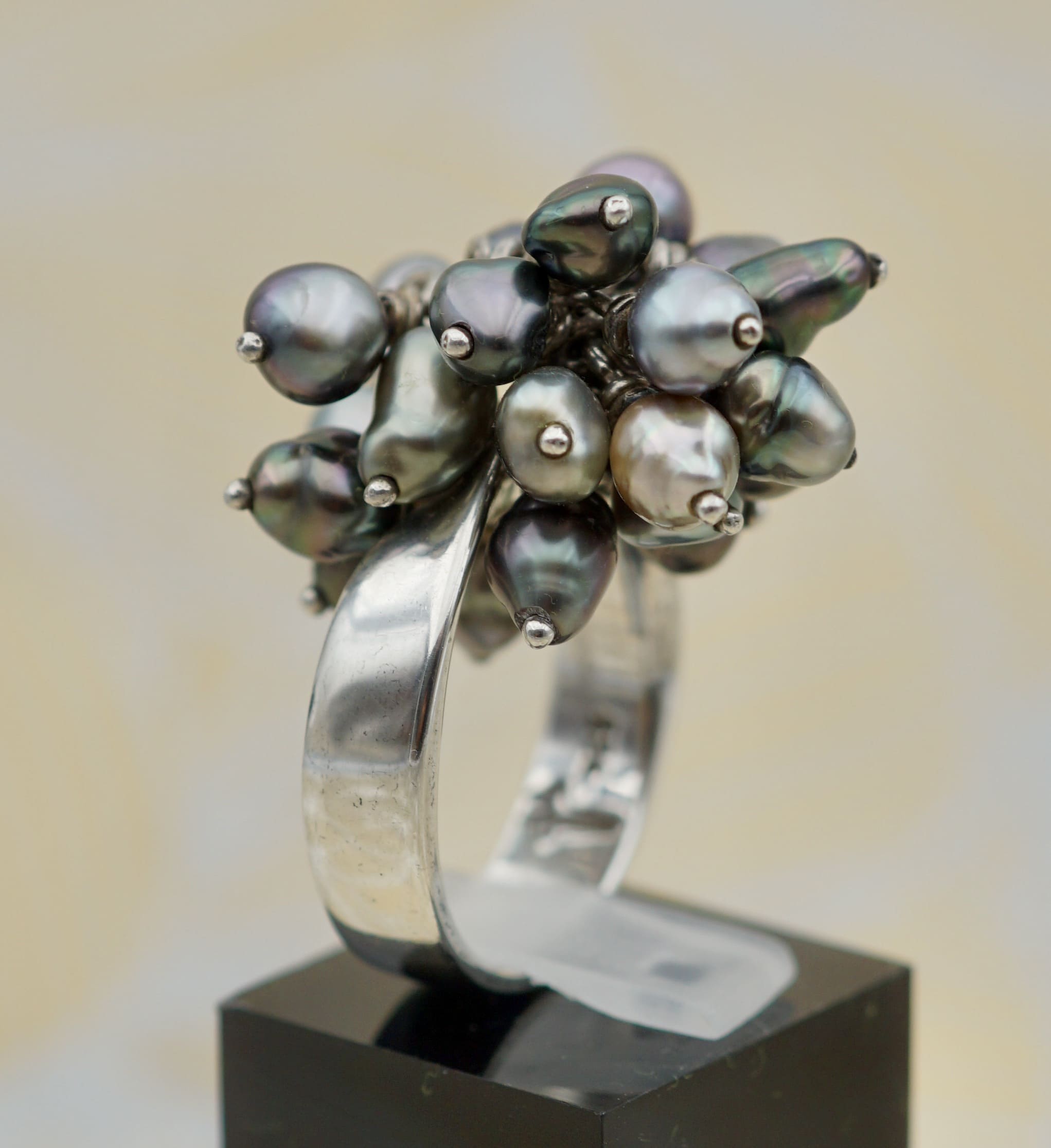 Collection Manihi 20 Keishis montées sur une bague en argent