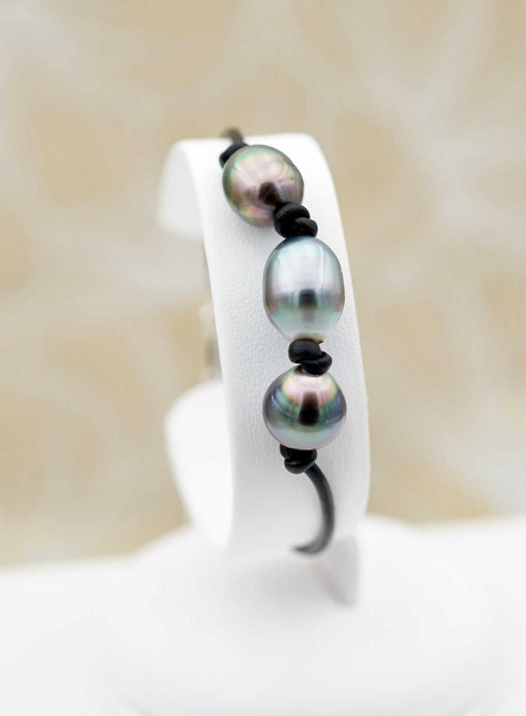 Collection Tupai - 3 perles baroques sur cordon en cuir