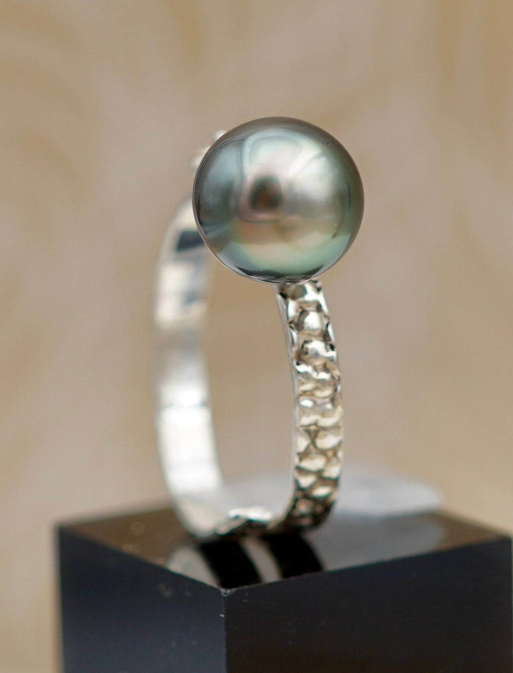 Collection Manuia perle cerclée de 9.4mm