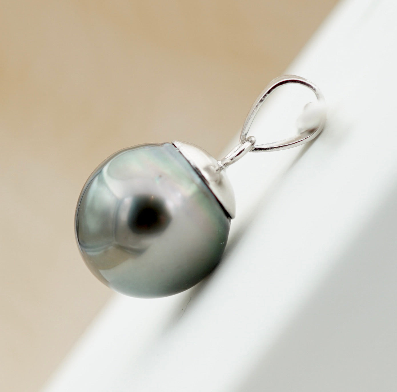 Collection Fenua perle cerclée de 12.6mm