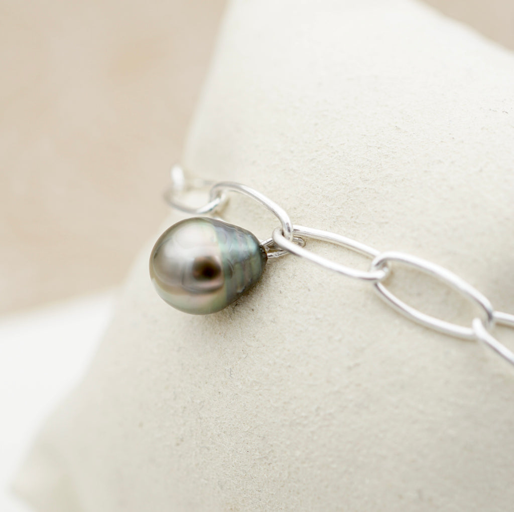 Maeva splendide bracelet en argent 925.          Perle de 10.1mm cerclée Gold