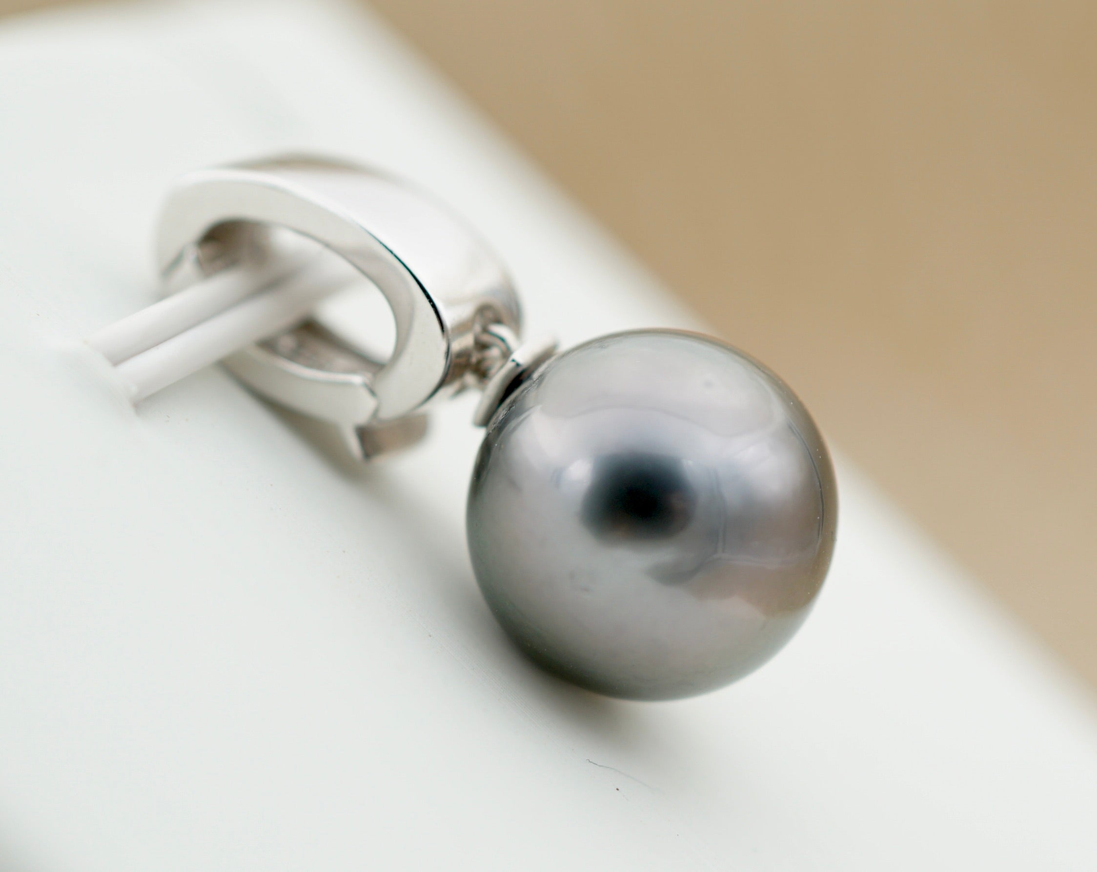 Collection Hamuta perle ronde de 11.1mm