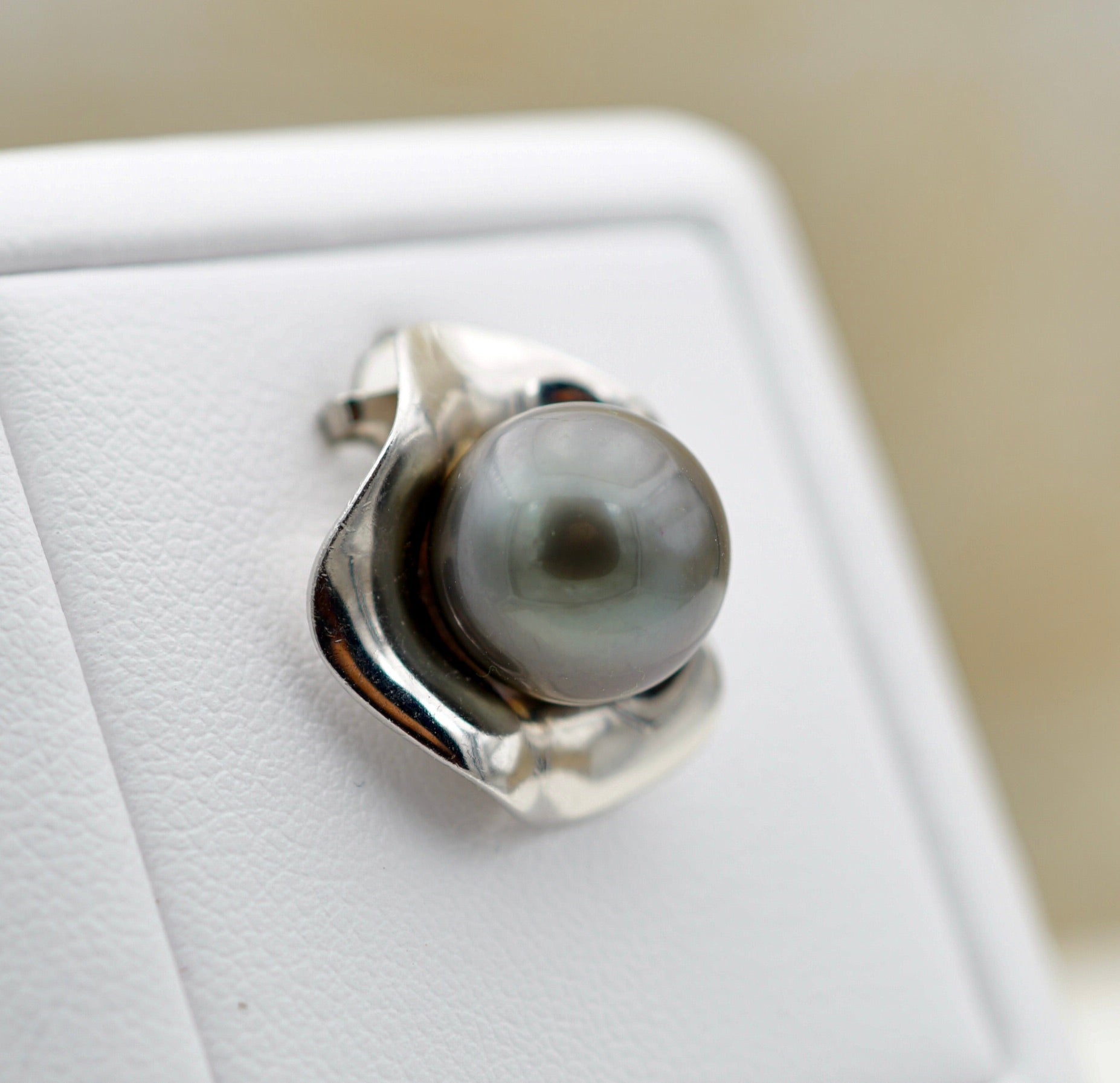 Collection Mangareva perle ronde de 10.9mm