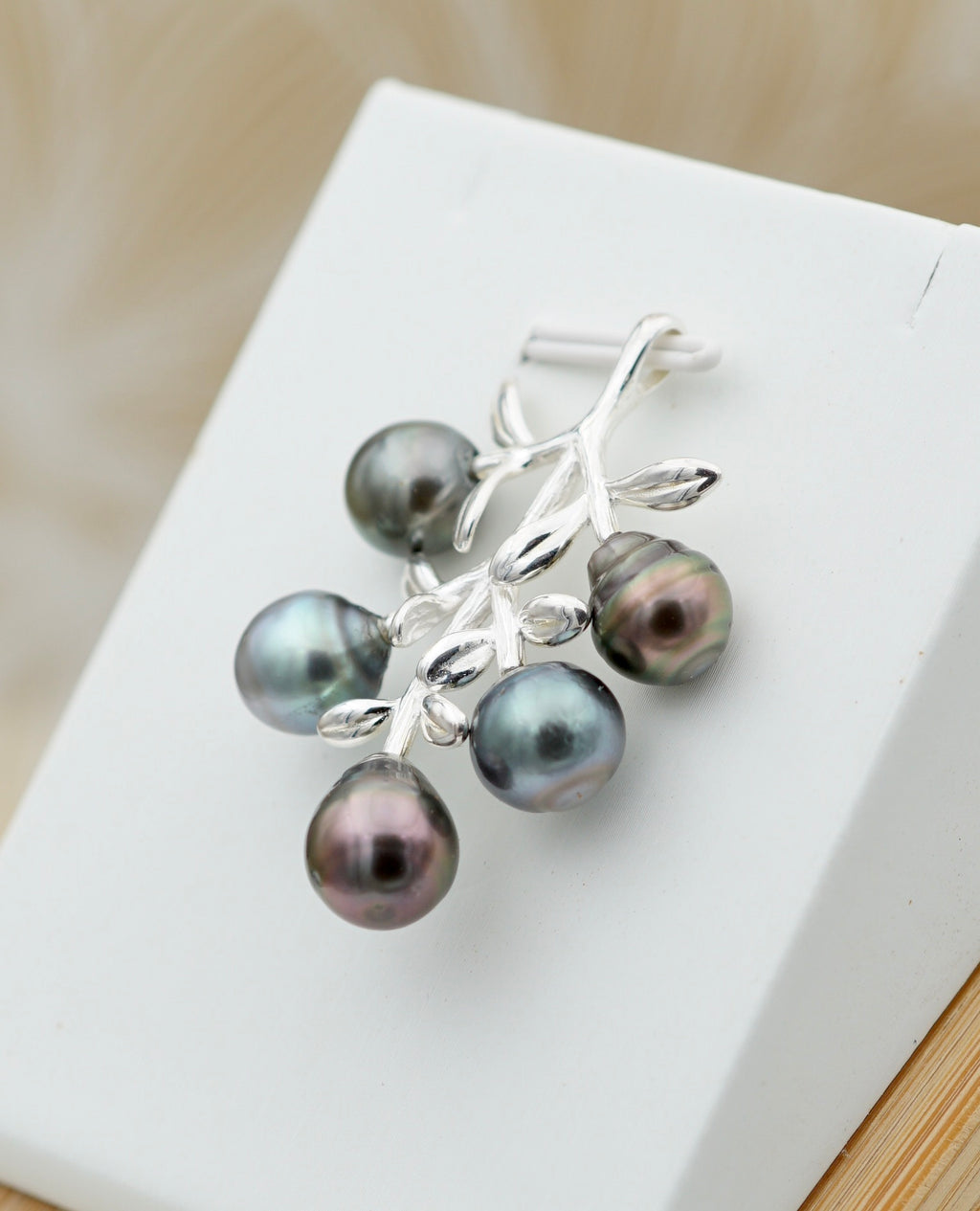Collection Aorai pendentif aux perles multicolores