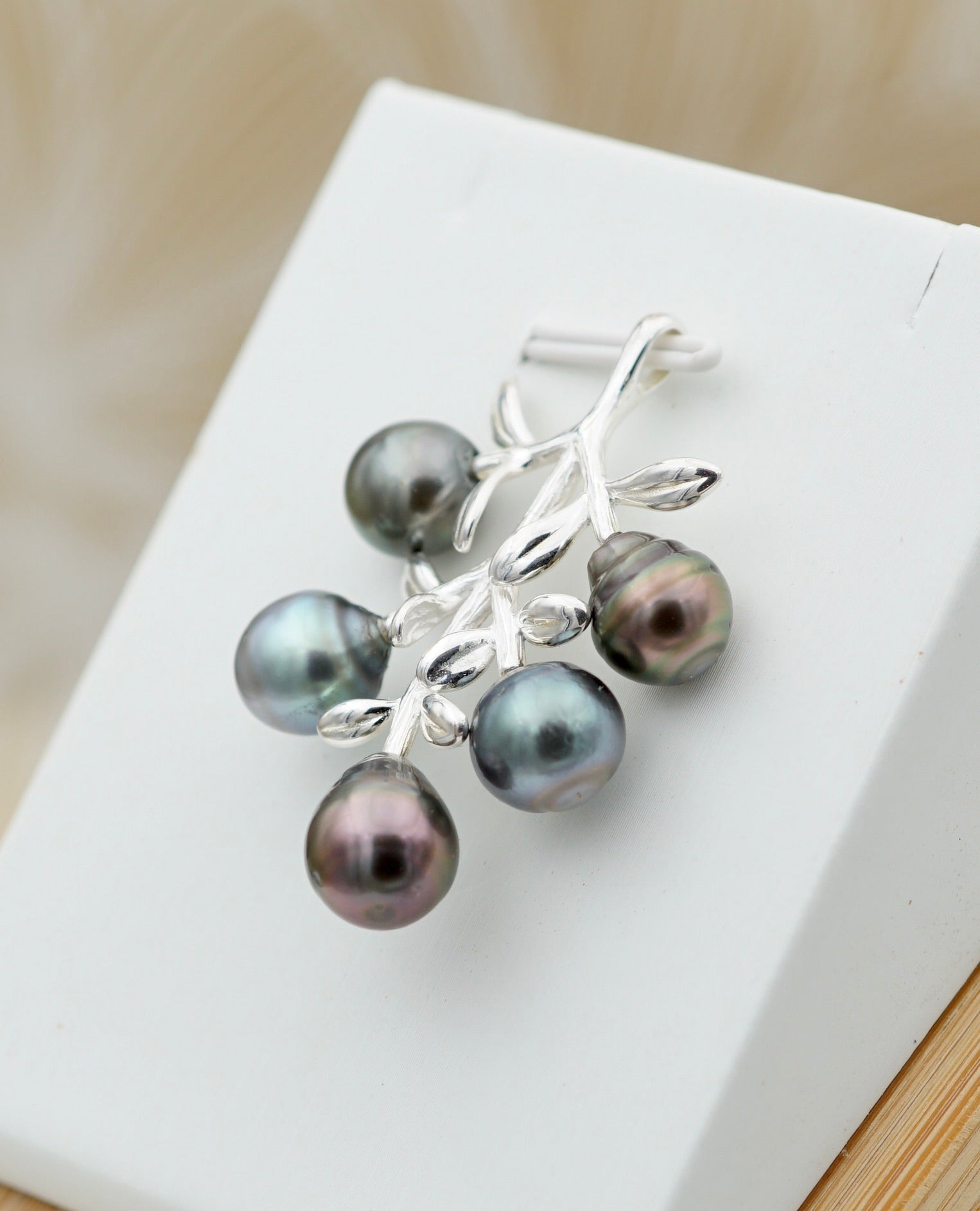 Collection Aorai pendentif aux perles multicolores