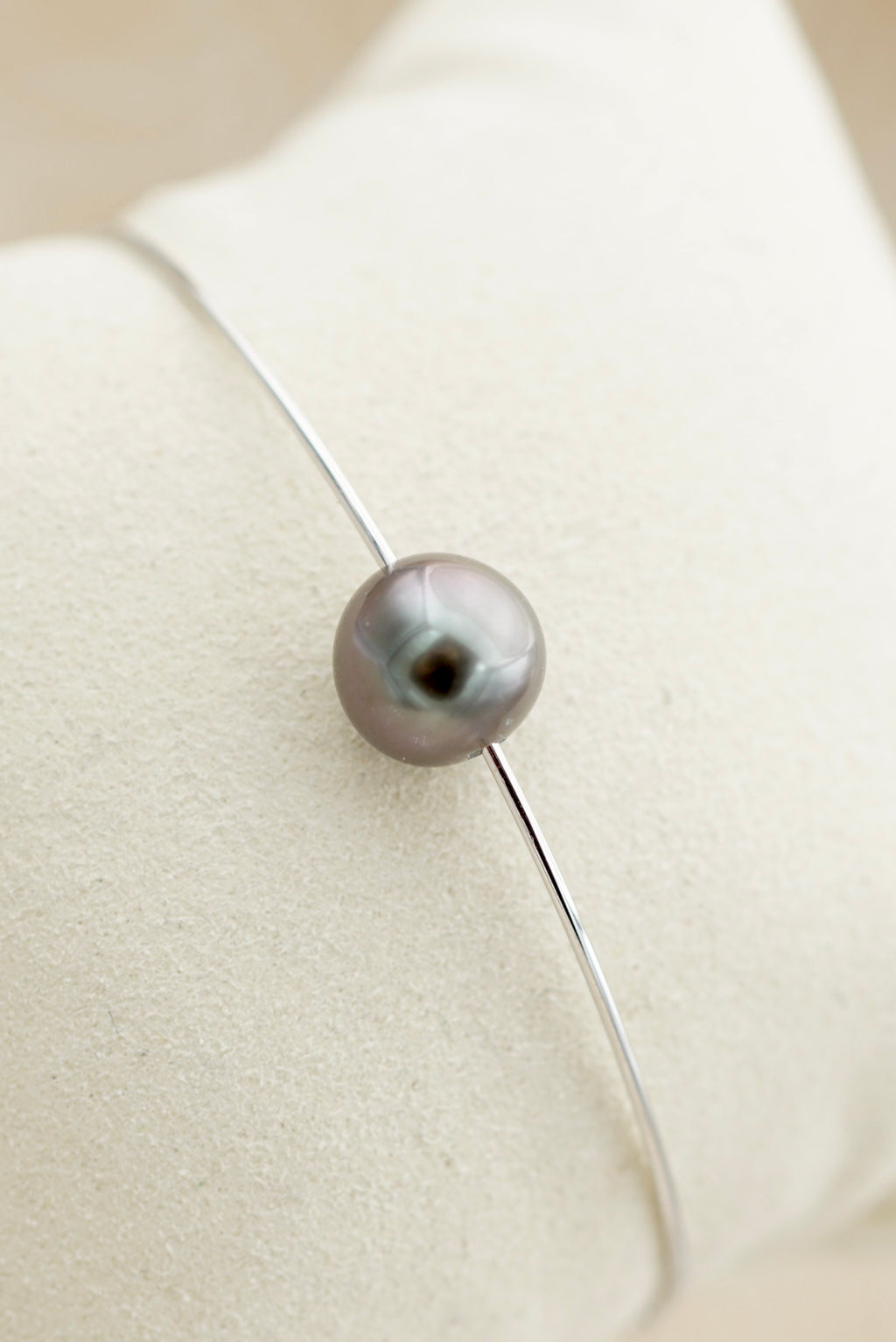 Collection Uru perle semi ronde de 9.7mm