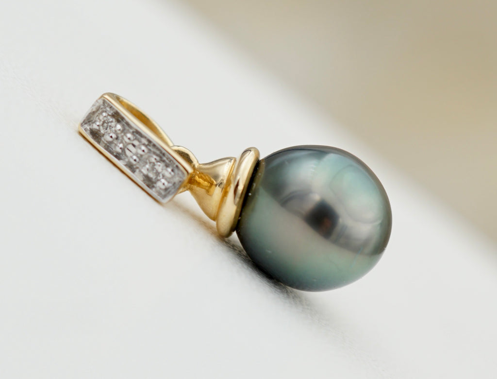 Collection Mahana perle semi ronde de 9.1mm sur Or 18k