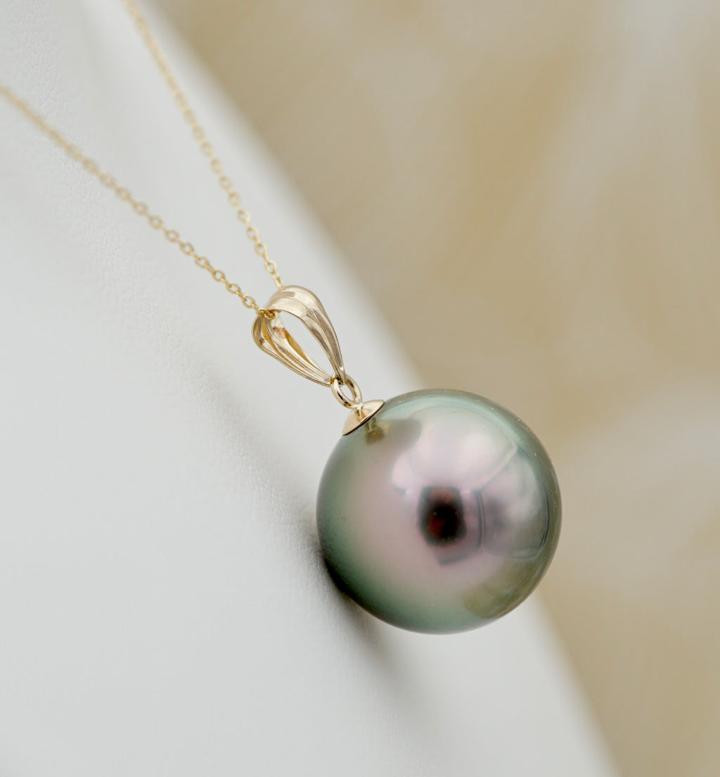 Collection Tahiti Nui perle AAA de 13.7mm sur Or