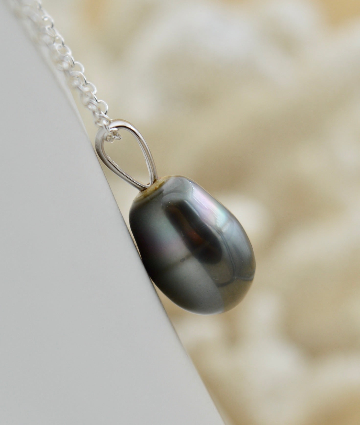Collection Matarai perle cerclée de 10.3mm
