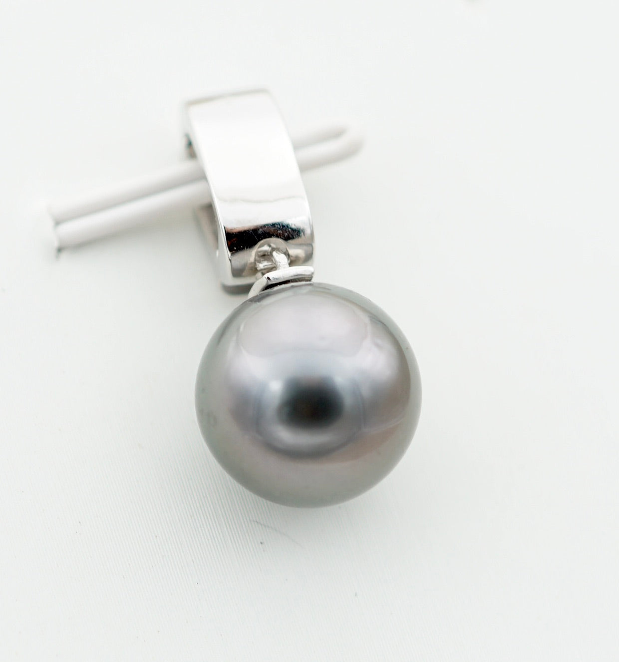 Collection Hamuta perle ronde de 11.1mm