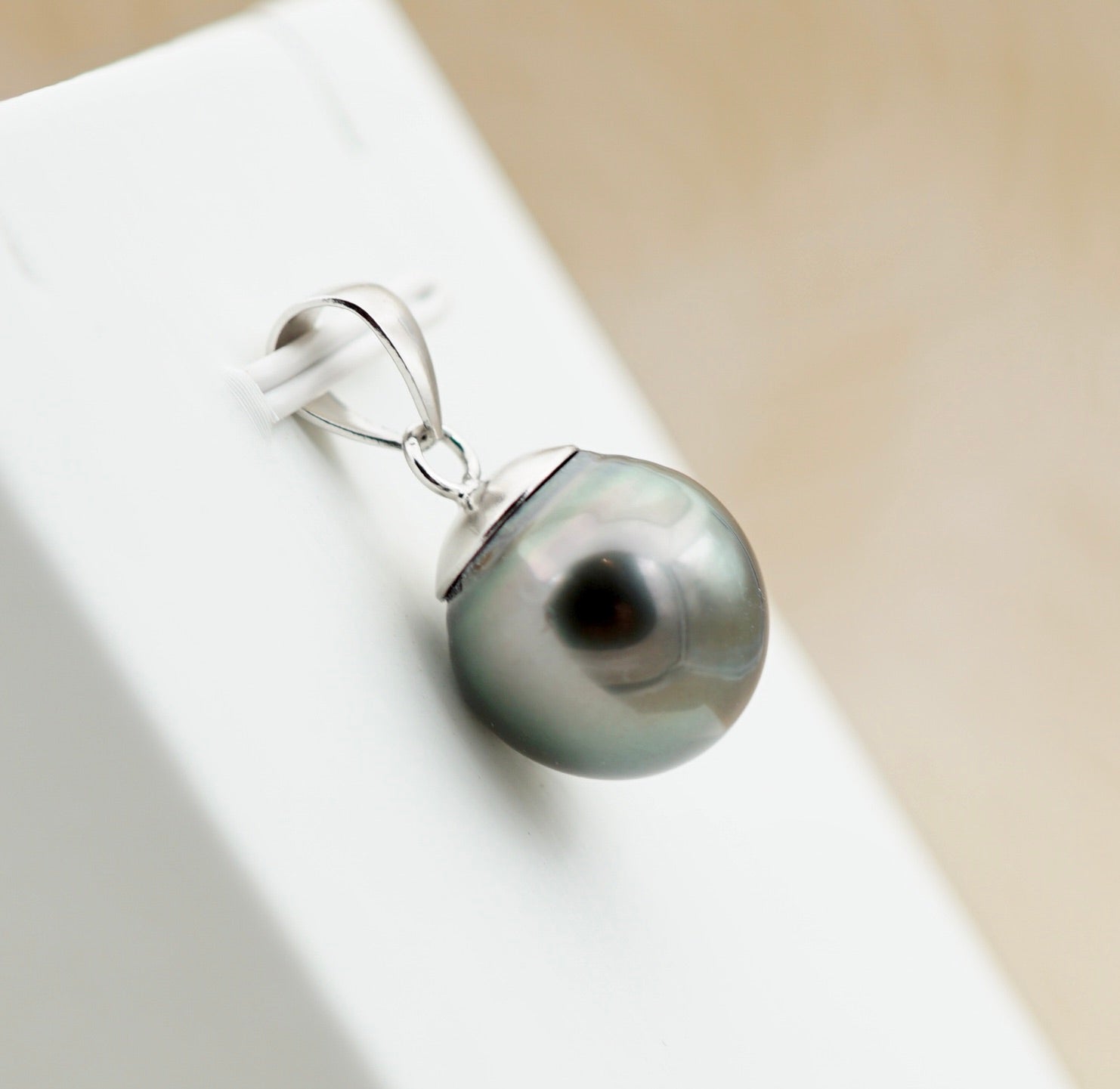 Collection Fenua perle cerclée de 12.6mm