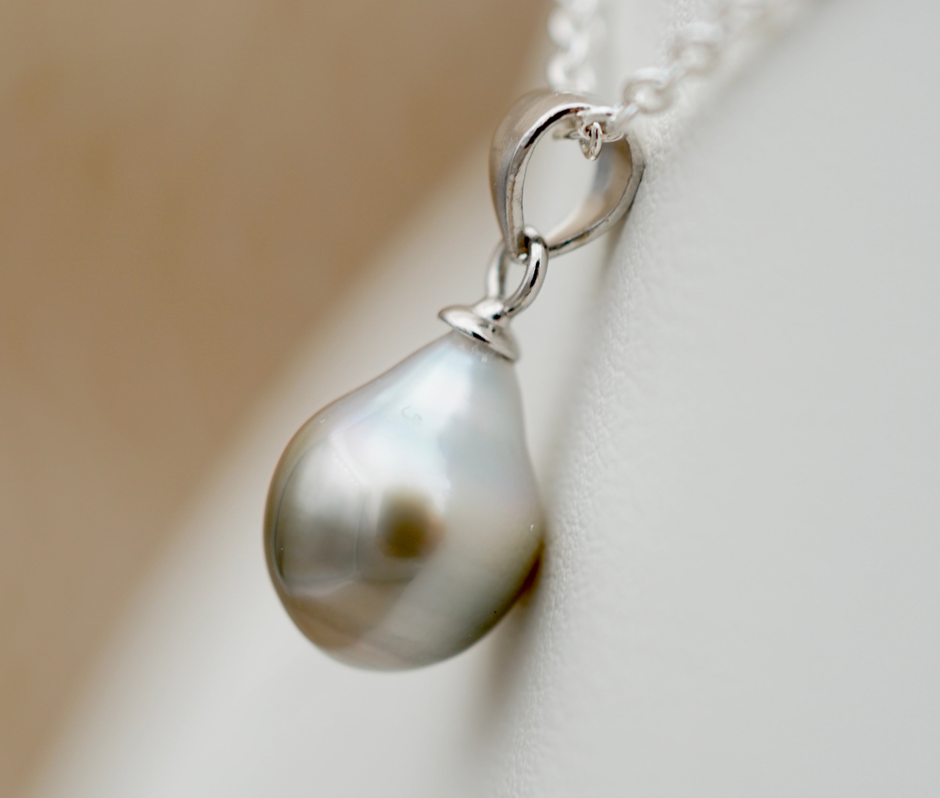Mangareva belle perle baroque silver de 8.7mm