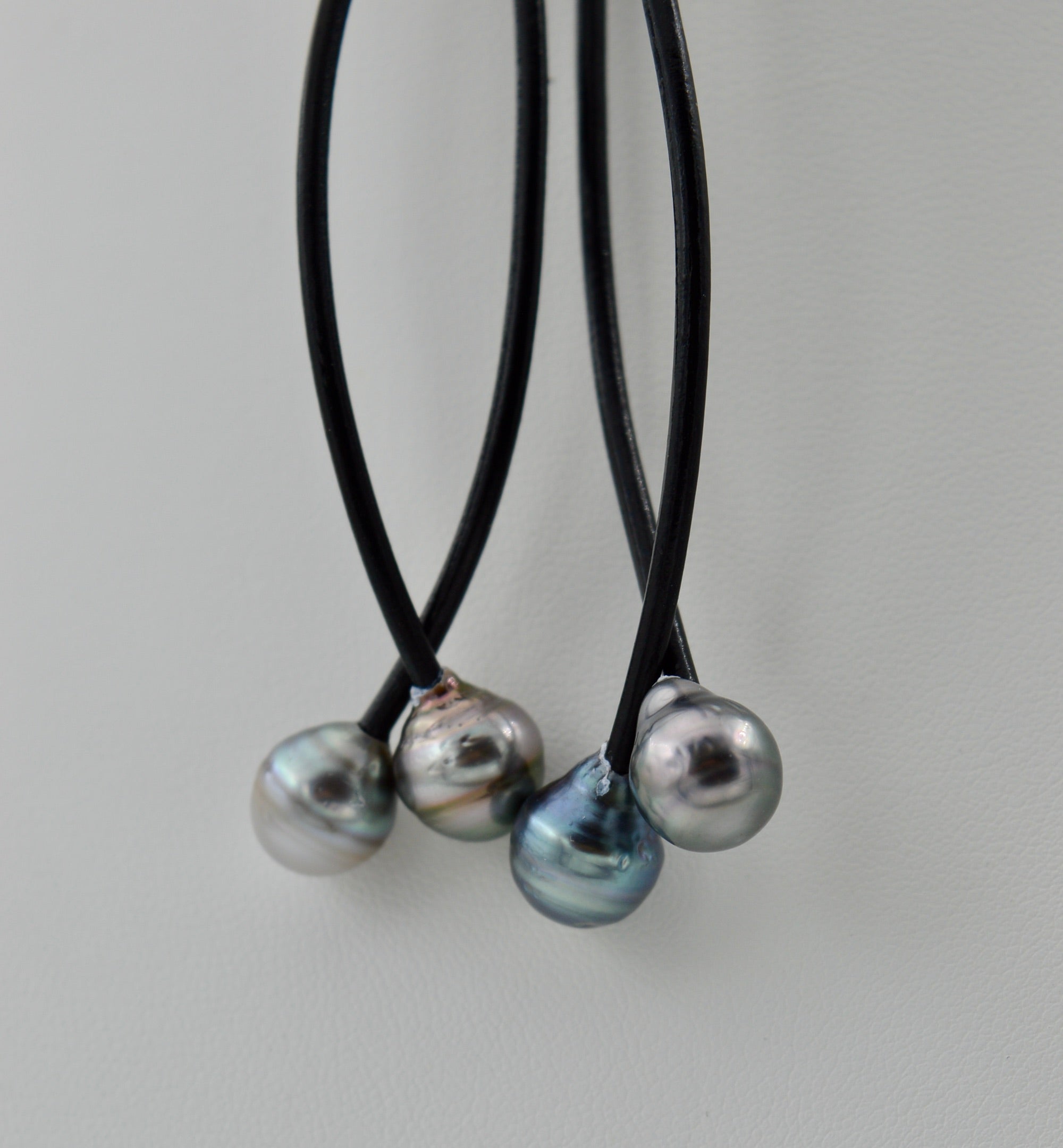 Collection Tiare 4 perles cerclées sur cuir