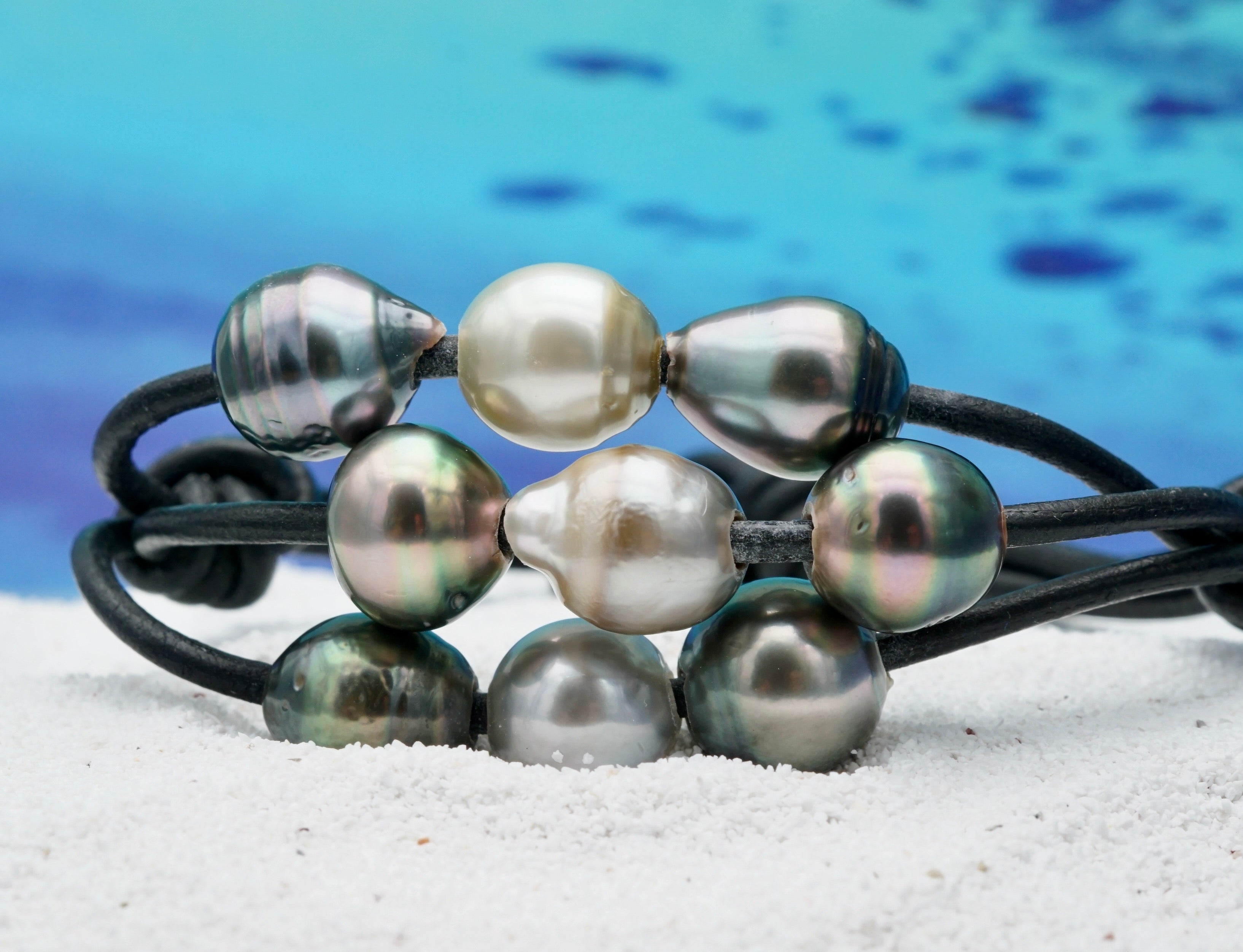 Collection Ahonu 10 perles multicolores sur cuir