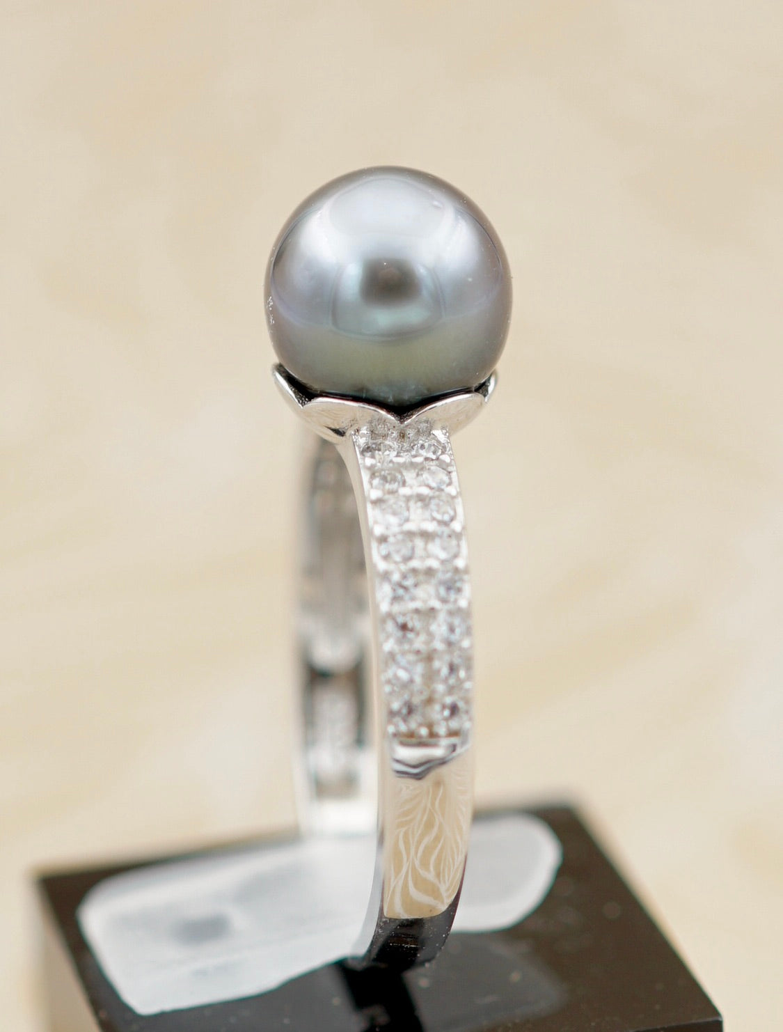 Collection Fakarava perle semi ronde de 8.3mm