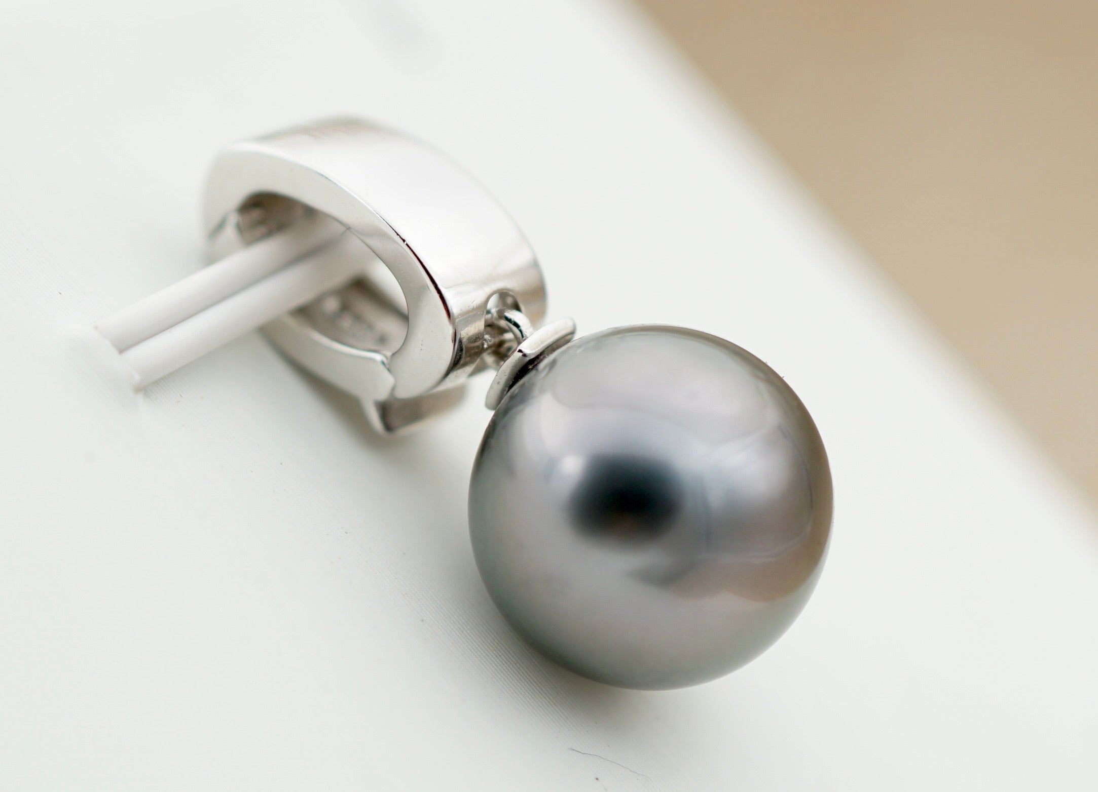 Collection Hamuta perle ronde de 11.1mm