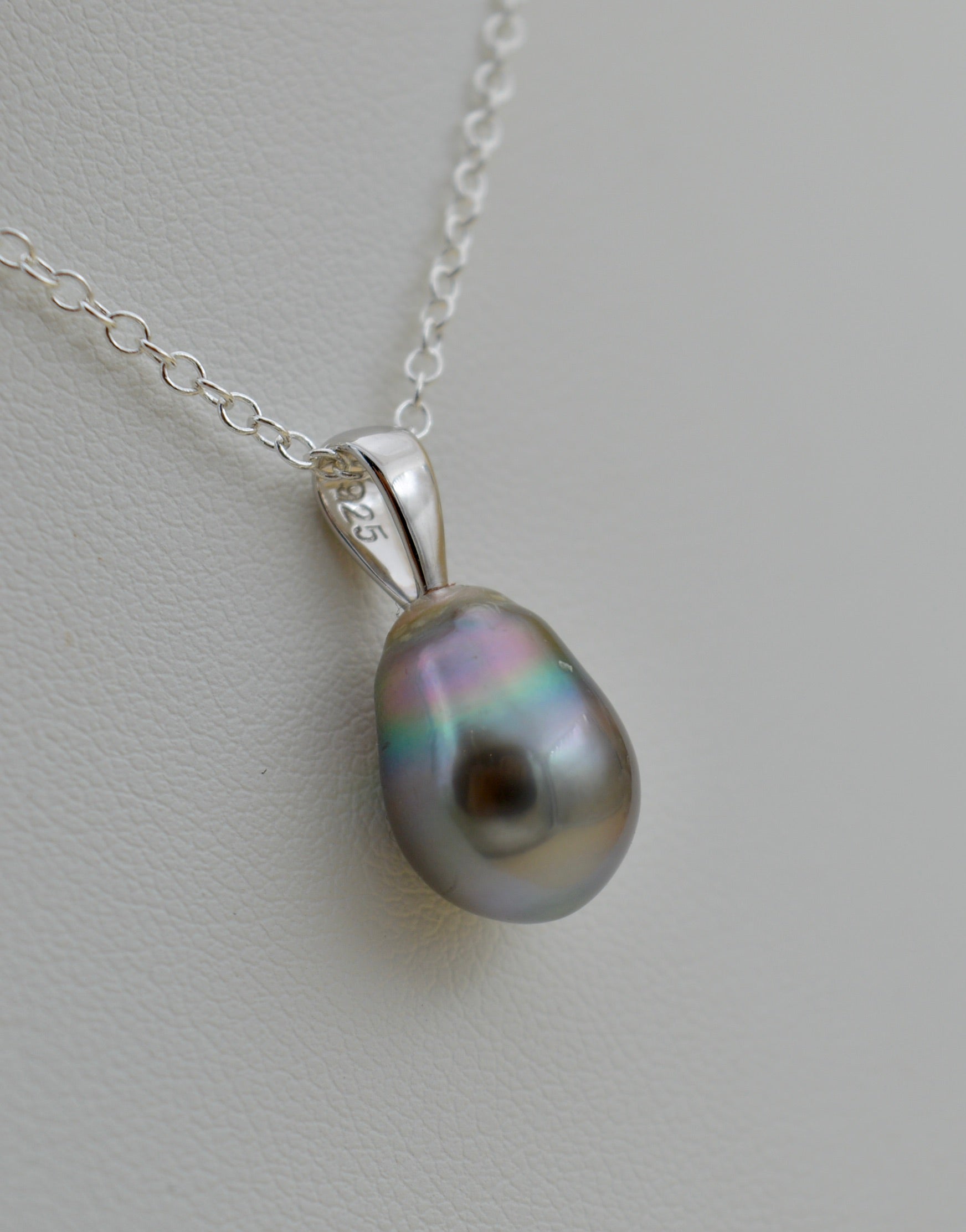 Collection Varua perle cerclée de 10mm sur argent