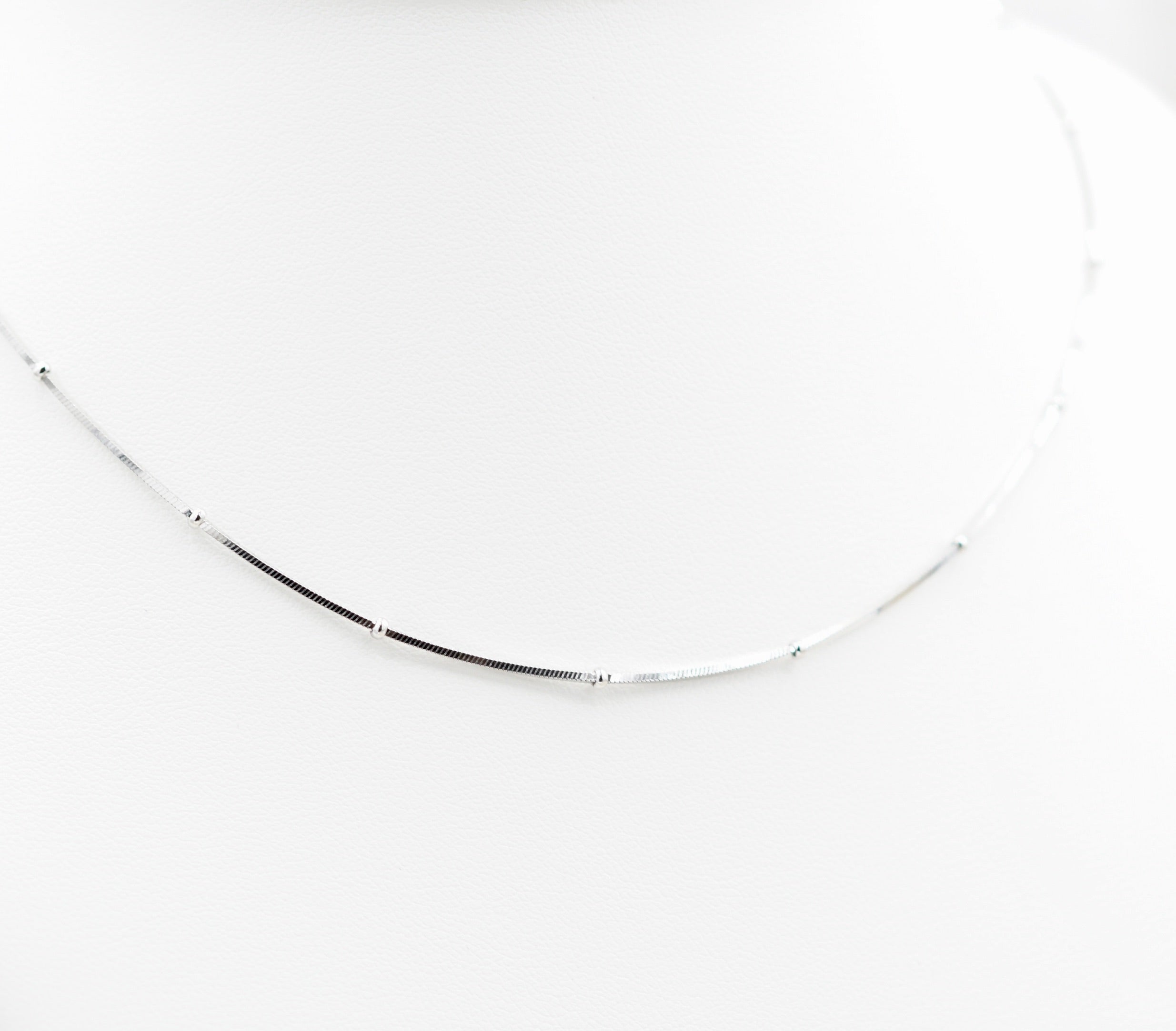 Chaîne perlé maille serpentine carré 0.8mm - Argent 925 rhodié de 40cm