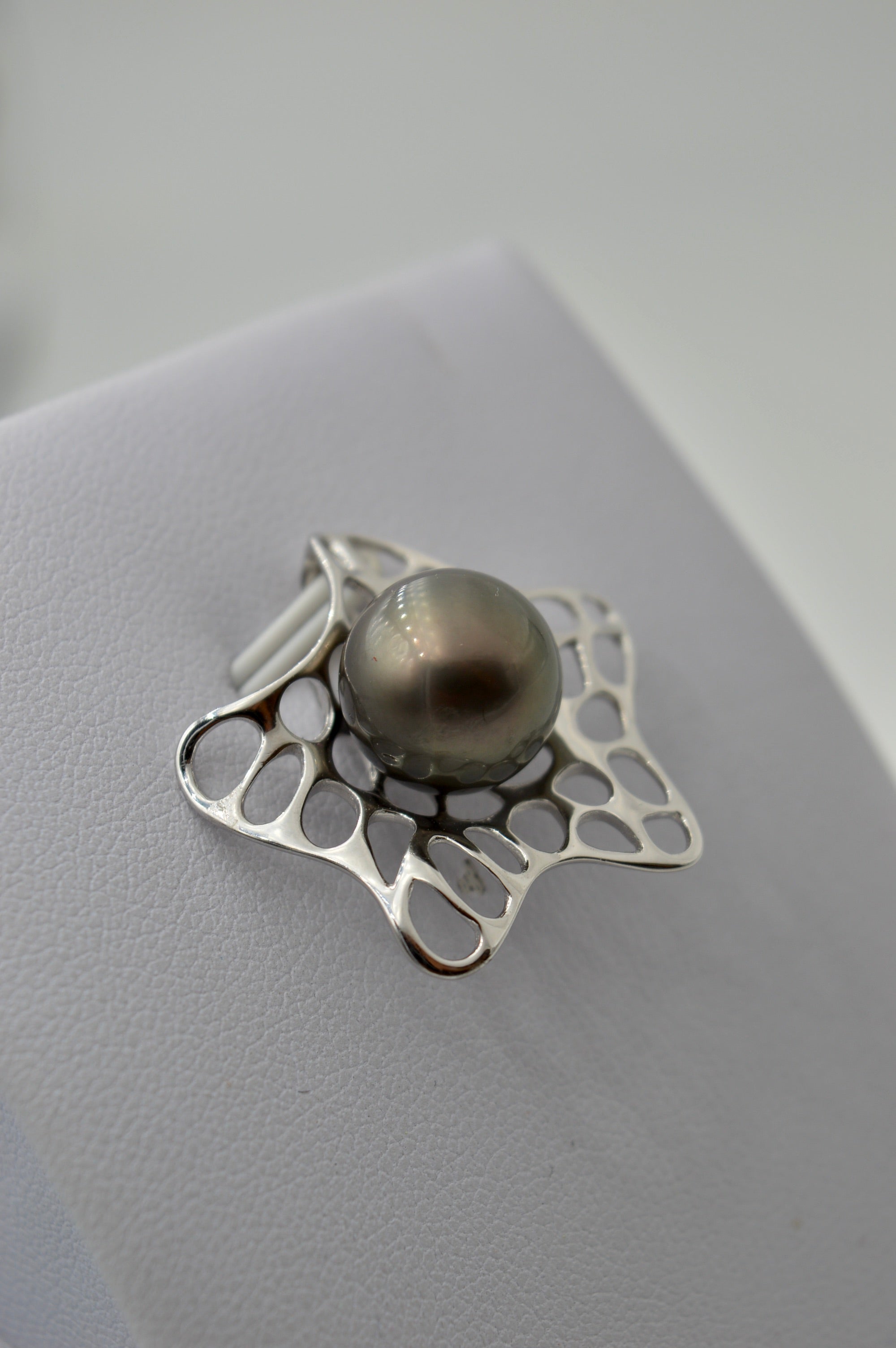 Collection Pao perle de 11mm sur pendentif en argent