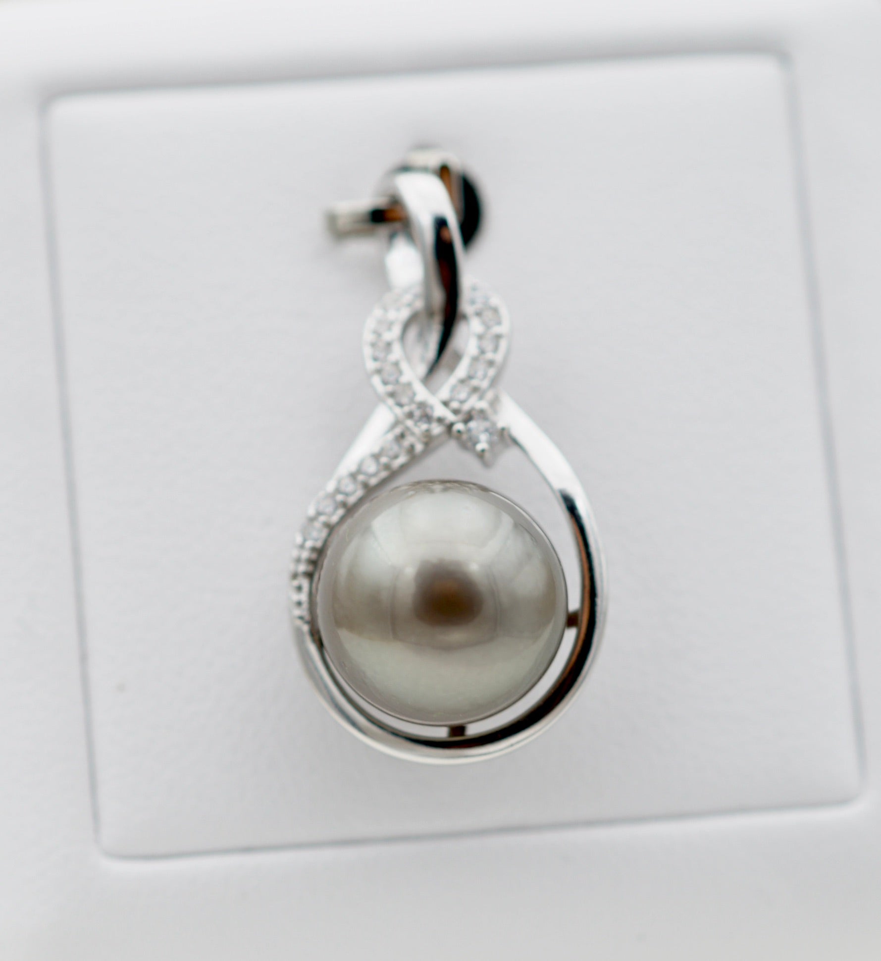 Collection Hamuta perle ronde de 8.8mm