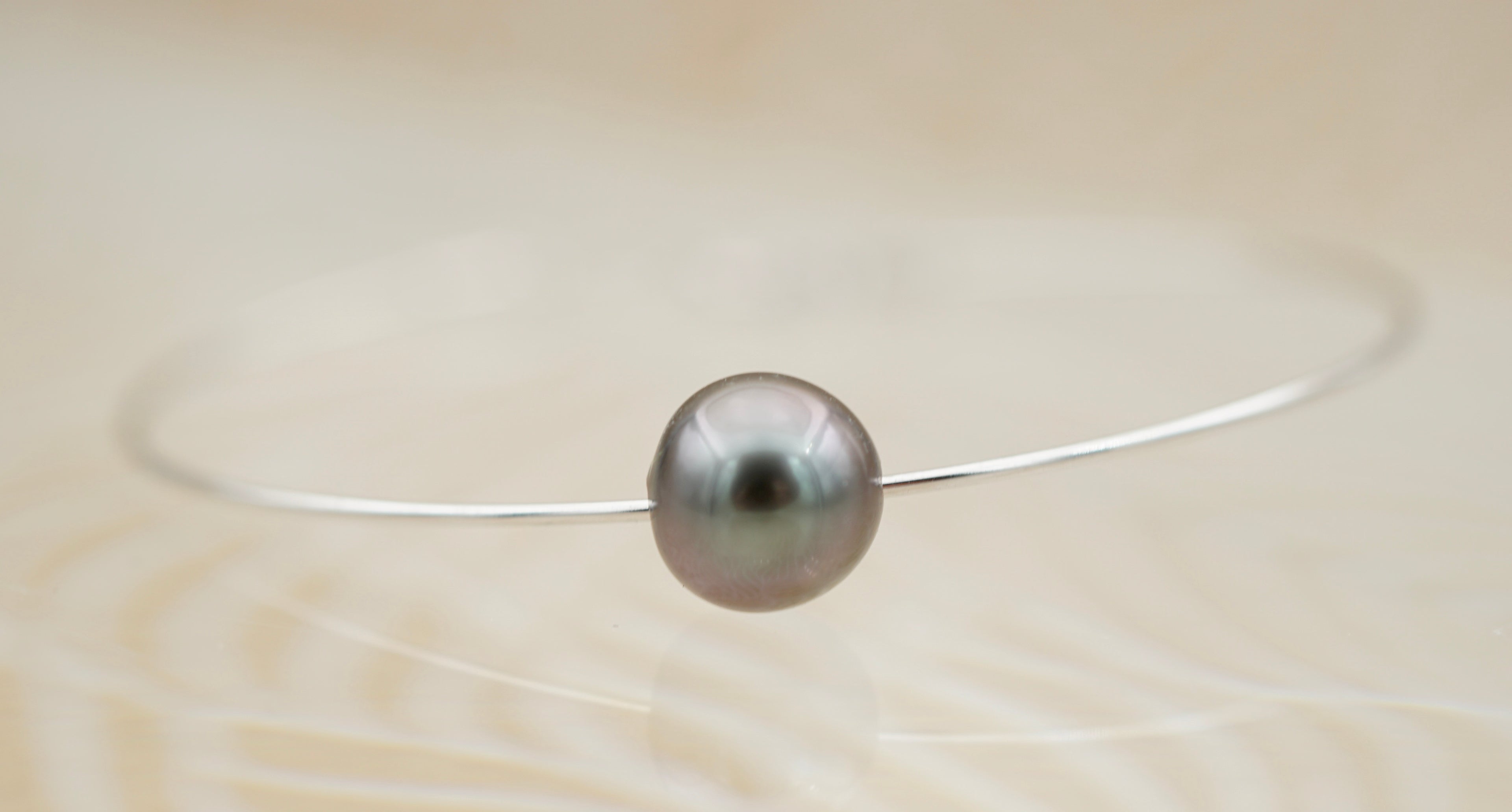 Collection Uru perle semi ronde de 9.7mm