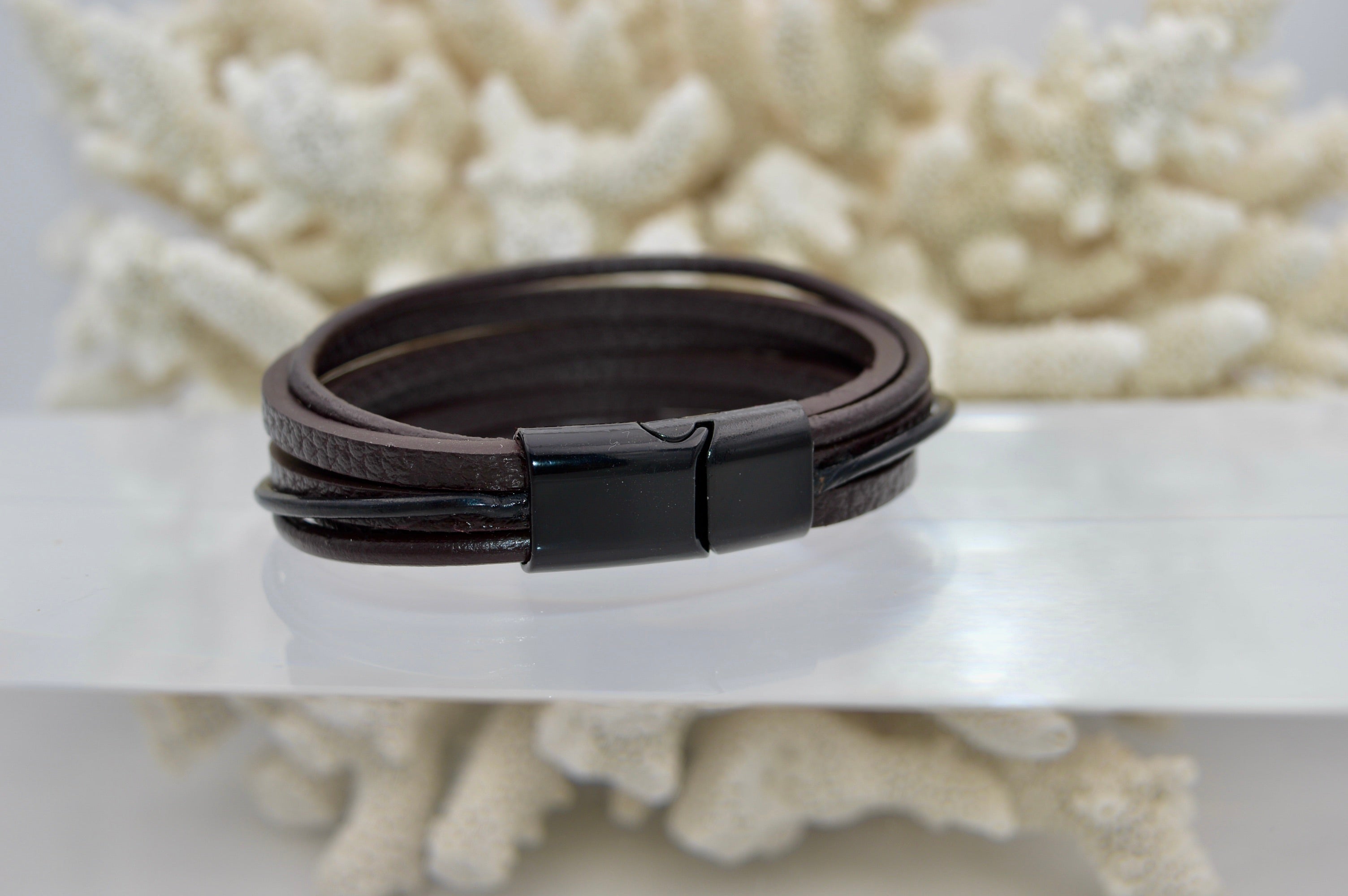 Collection Tane Deux perles cerclées sur cuir véritable