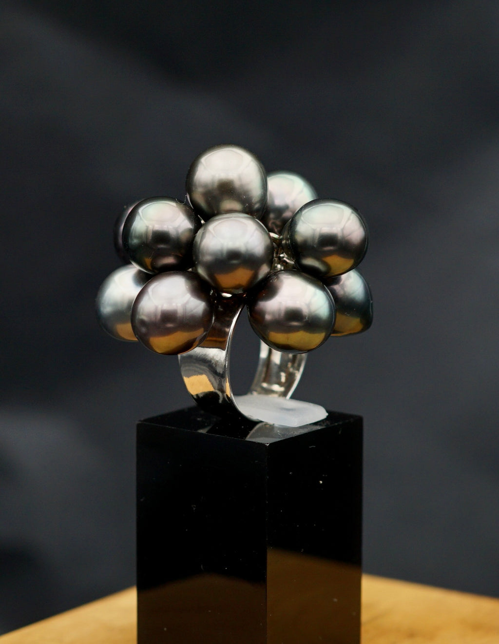 Nukutavake bague ornée de 12 splendides perles de Tahiti
