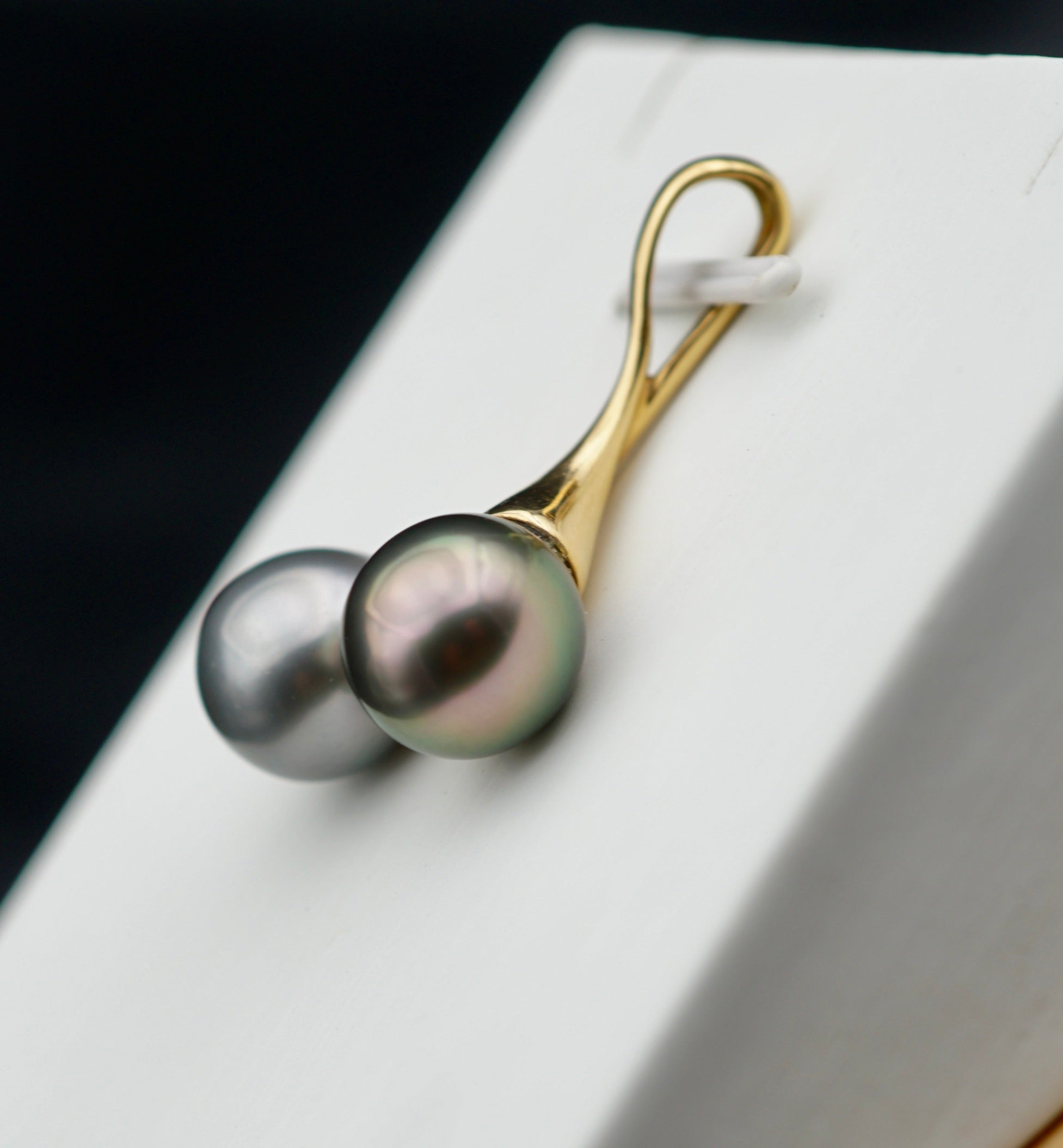 Kamaka deux perles de Tahiti sur or 18k