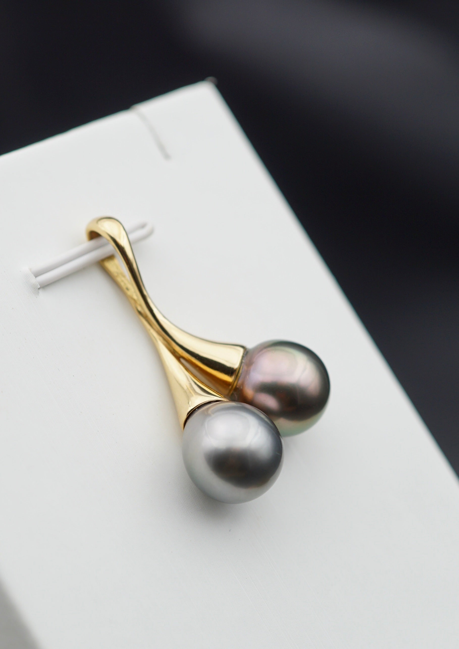 Kamaka deux perles de Tahiti sur or 18k