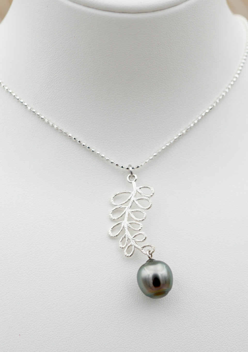 Honolua perle de Tahiti cerclée de 9.7mm