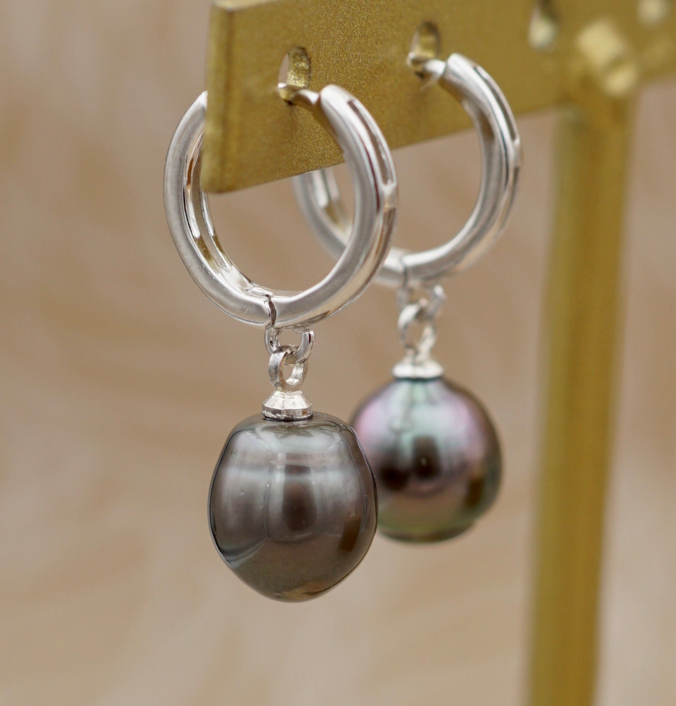 Molokai perles de Tahiti montées en boucles d'oreilles