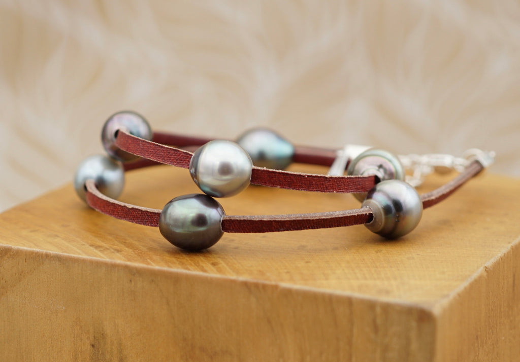 Honolua 7 perles de Tahiti montées sur cuir