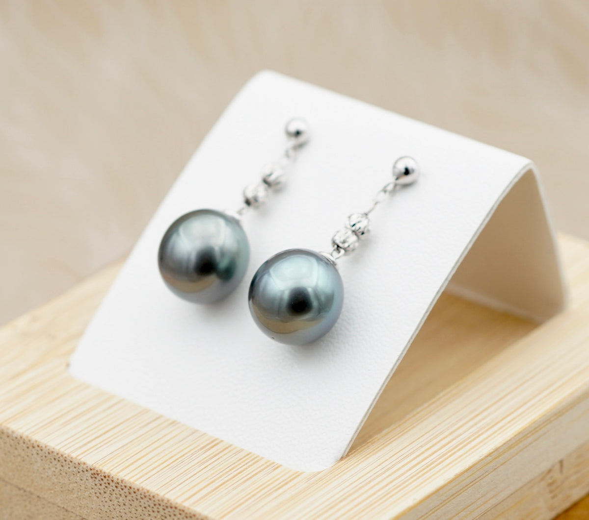 Tipanier perles de Tahiti semi rondes de 9.7mm