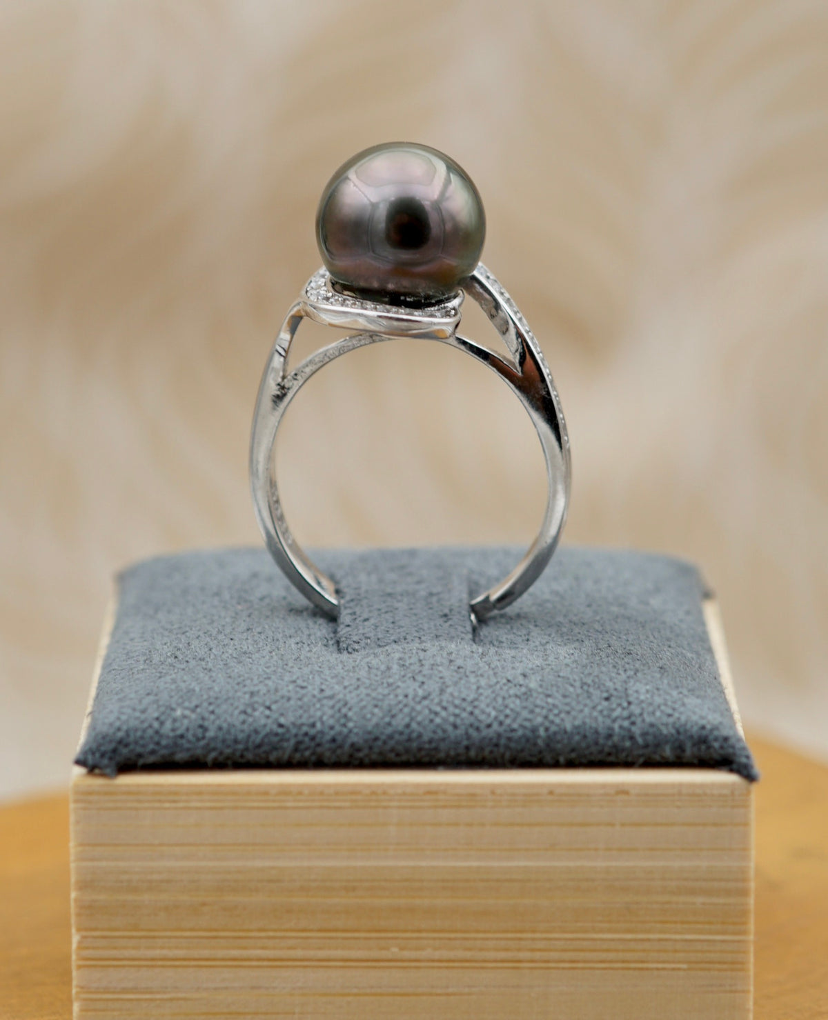 Magnifique bague de 9.7mm Catégorie AAA