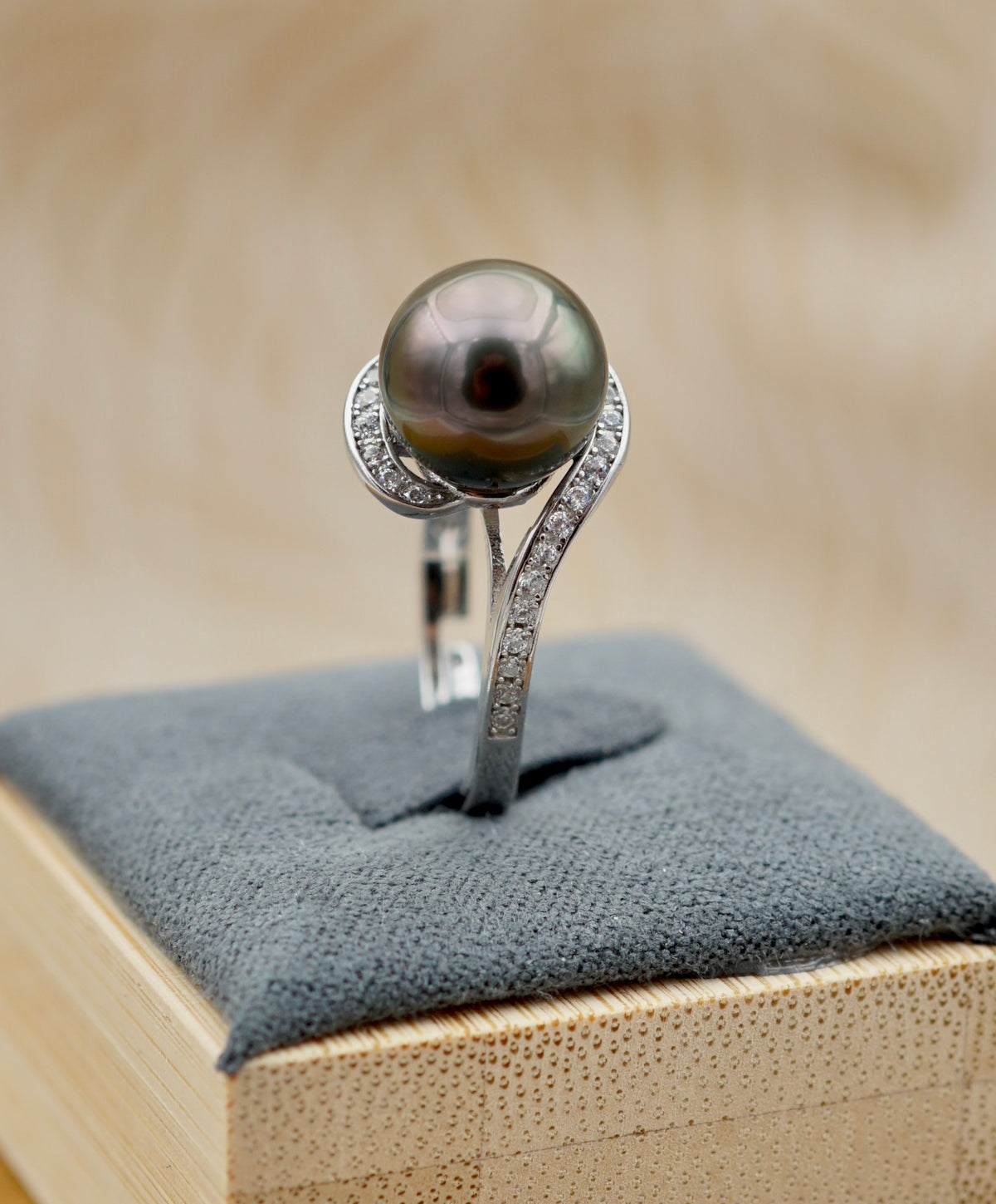 Magnifique bague de 9.7mm Catégorie AAA