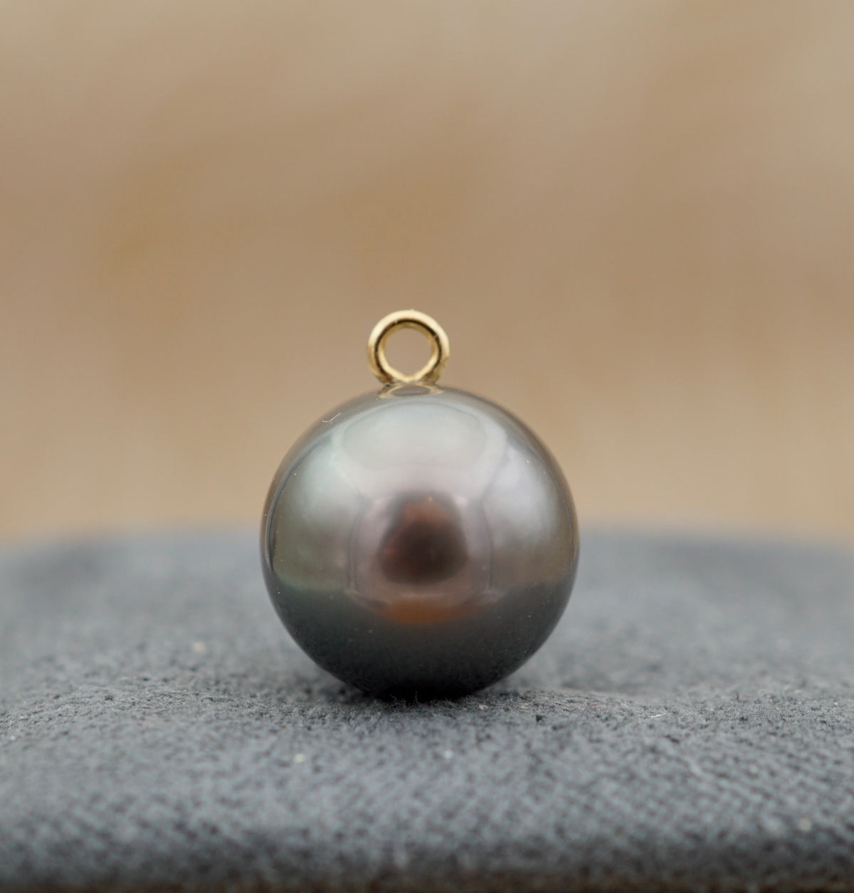 splendide perle de Tahiti AAA montée en pendentif Or 9k